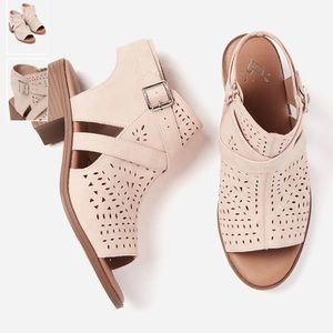 Peep toes boot heels